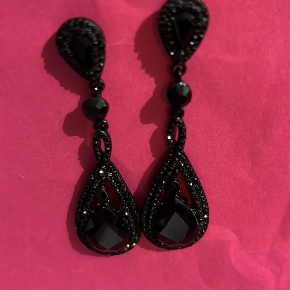 Black Faux Stone Vintage Style Teardrop Earrings